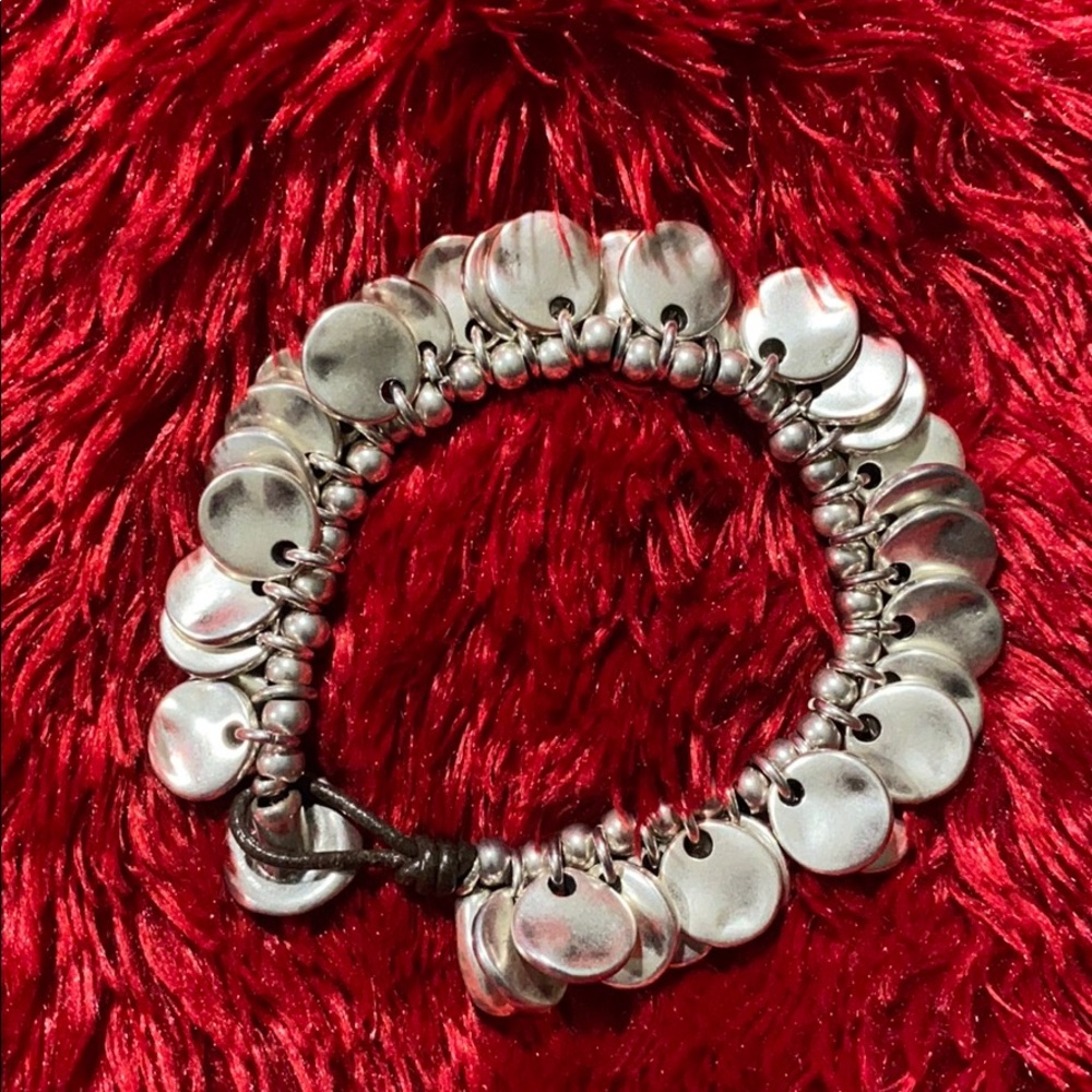 Uno de 50 Silver Plated Bead/Coin Bracelet
